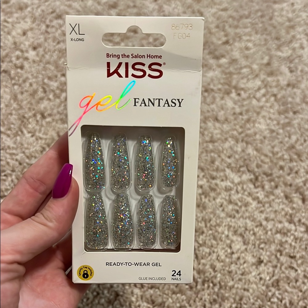 KISS Gel Fantasy XL Silver Glitter Nails